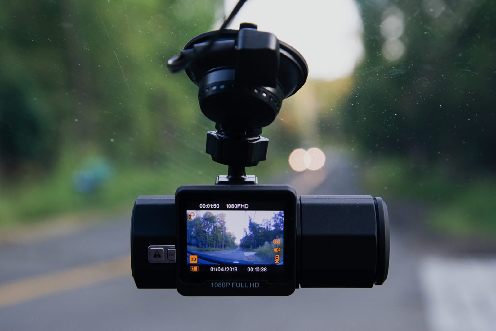 How Does a Dual Dash Cam Work